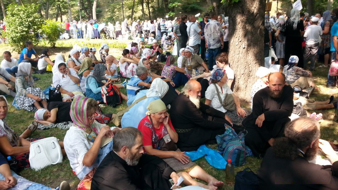 крестный ход на горке