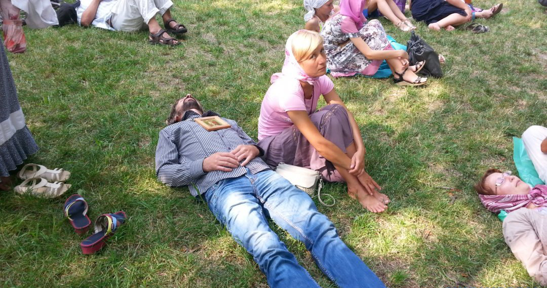 крестный ход отдых.jpg