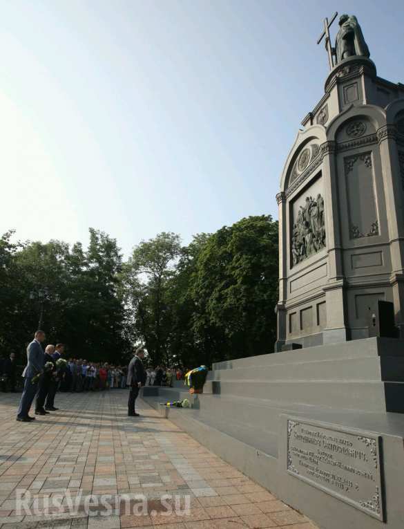 «Москва развязала войну против златоверхого Киева», — бенефис Порошенко на Владимирской горке (ФОТО, ВИДЕО) | Русская весна