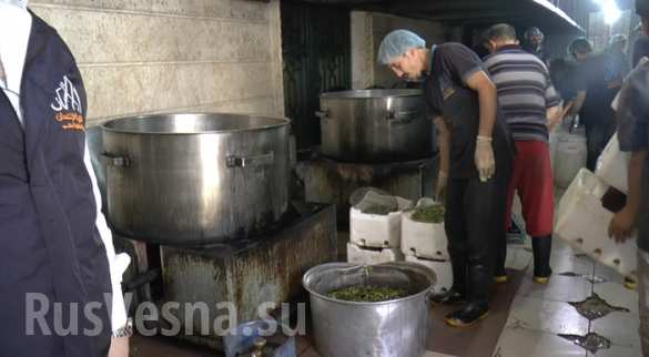 Кухня компании «Аль-Ишан», готовит 25-30 тыс. порций ежедневно, развозит по нескольким районам Битва за Алеппо продолжается: «Тигры» атакуют, а боевики отчаянно пытаются вырваться из котла (ФОТО, ВИДЕО) | Русская весна