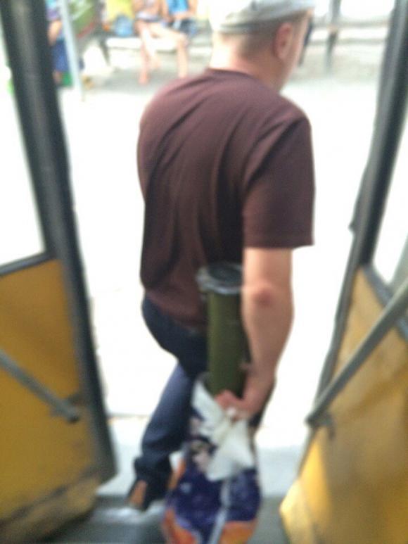 Украинские террористы ездят с гранатометами в маршрутках