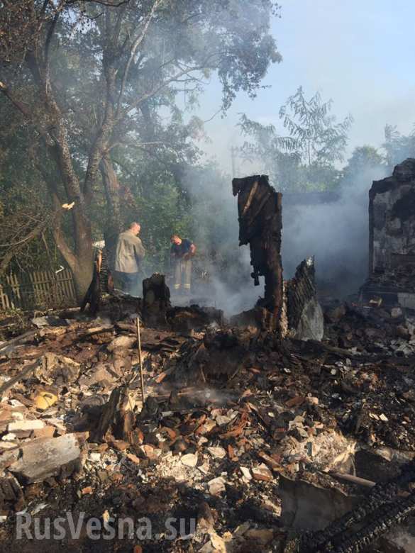Последствия ночного обстрела Горловки: в Зайцево полностью сгорели два дома (ФОТО) | Русская весна