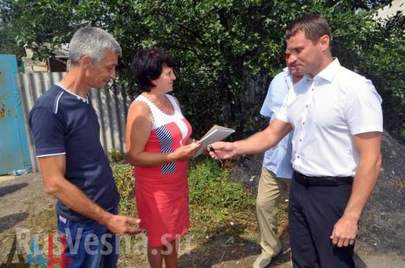 Пять семей, лишившихся жилья во время боев в Дебальцево, получили ключи от новых домов (ФОТО) | Русская весна