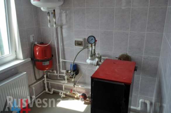 Пять семей, лишившихся жилья во время боев в Дебальцево, получили ключи от новых домов (ФОТО) | Русская весна