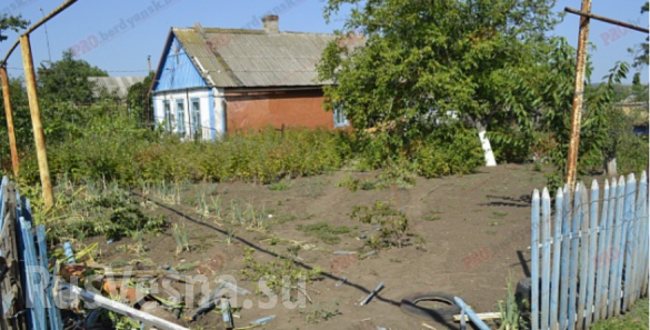 В Запорожской области БРДМ ВСУ протаранила жилой дом (ФОТО) | Русская весна