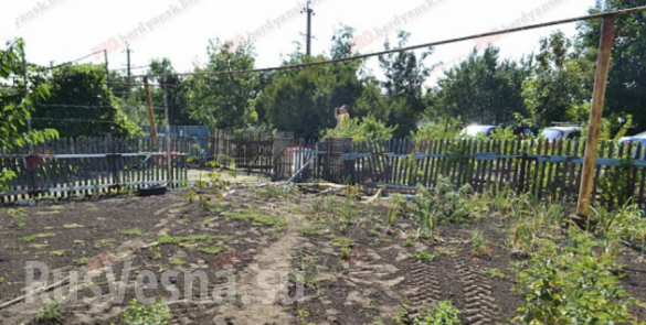 В Запорожской области БРДМ ВСУ протаранила жилой дом (ФОТО) | Русская весна