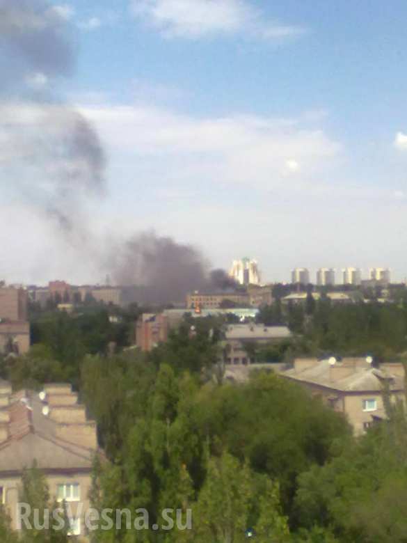 В центре Донецка крупный пожар (ФОТО, ВИДЕО) | Русская весна