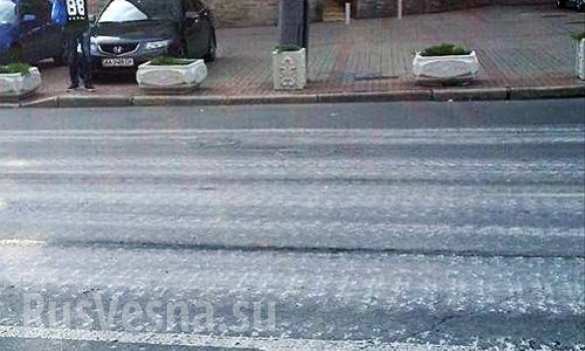 Проезд тяжелой военной техники по улицам Киева привел к массовому разрушению асфальта (ФОТО, ВИДЕО) | Русская весна