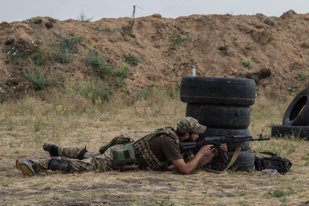 Карбат «Азов» готовит своих неонацистов к тактическим маневрам