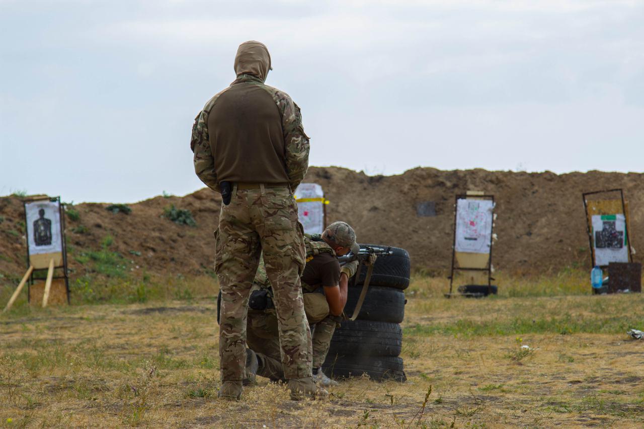 Карбат «Азов» готовит своих неонацистов к тактическим маневрам