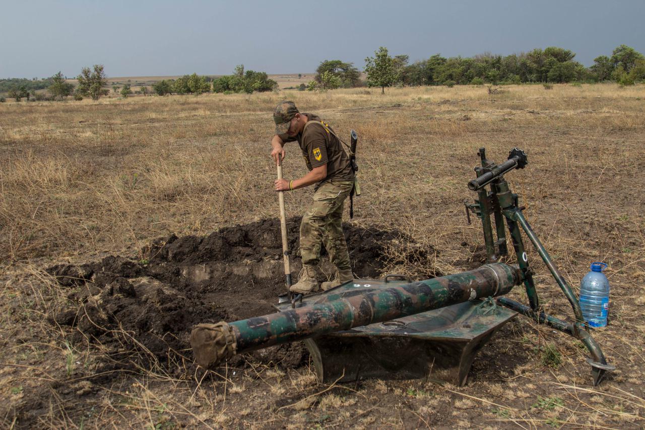 Карбат «Азов» готовит своих неонацистов к тактическим маневрам