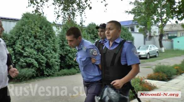 Под Николаевом местные жители чуть не растерзали полицейских-убийц (ФОТО, ВИДЕО 21 ) | Русская весна