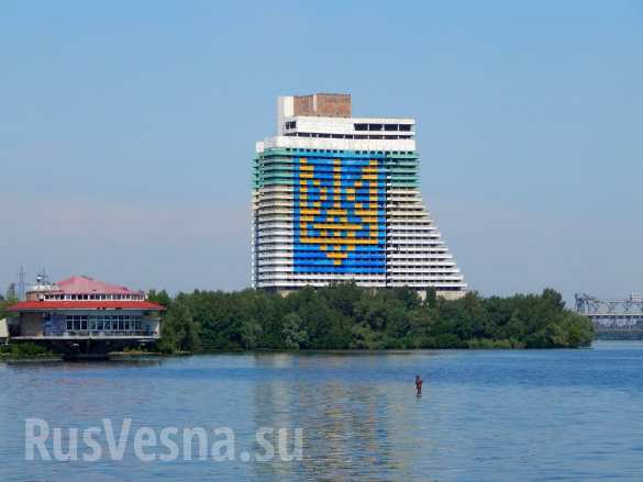 Я научу тебя Украину любить — в Днепропетровске «патриот» покрасил забора соседа-«сепаратиста» в цвета флага (ФОТО, ВИДЕО) | Русская весна