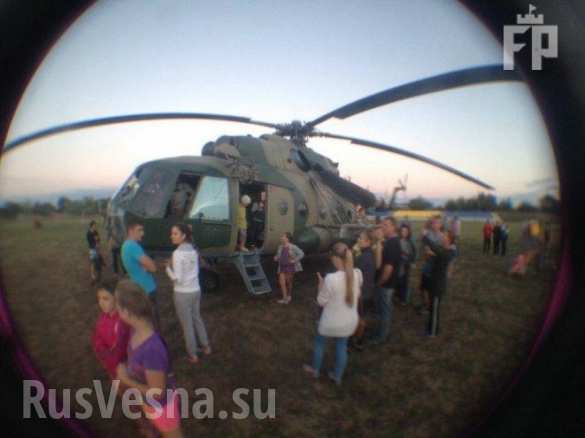На Украине сломавшийся военный вертолет приземлился на поле, где играли дети (ФОТО, ВИДЕО) | Русская весна