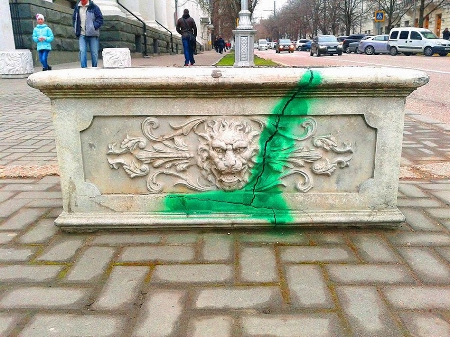 �������